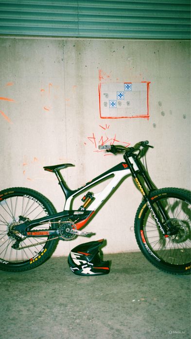 YT  TUES 2018 PRO RACE MOB Edition – Downhill