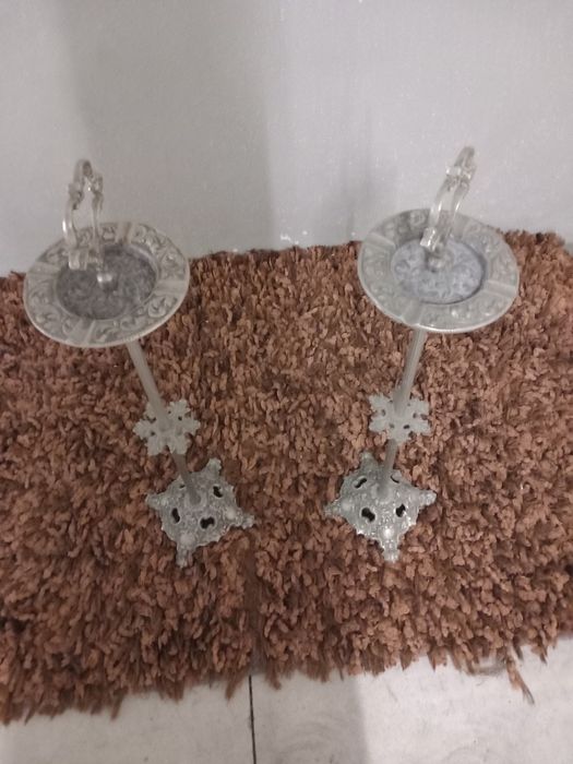 Conjunto de cinzeiros de pé antigos