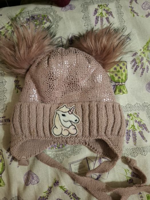 Шапка на дівчинку