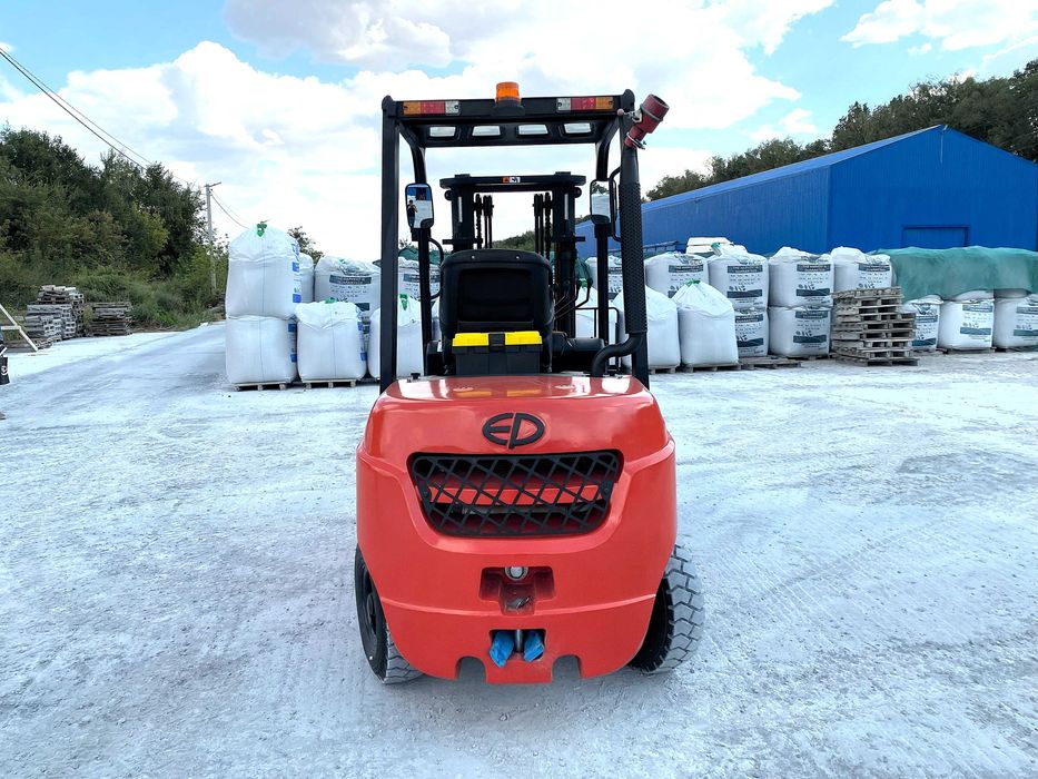 Продаж вилкових навантажувачів Київ нові та вживані гарантія доставка