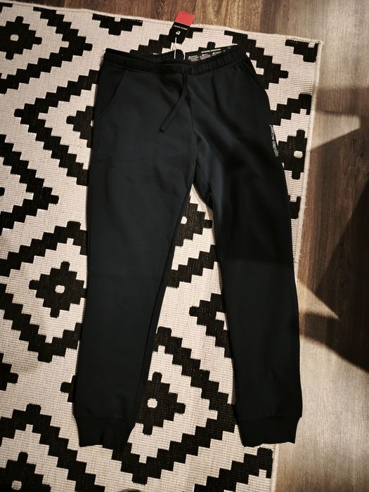 Spodnie dresowe Pierre cardin rozmiar L nowe