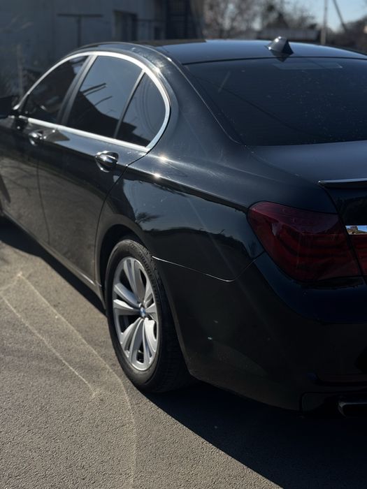 BMW 7 F01 2012р.
