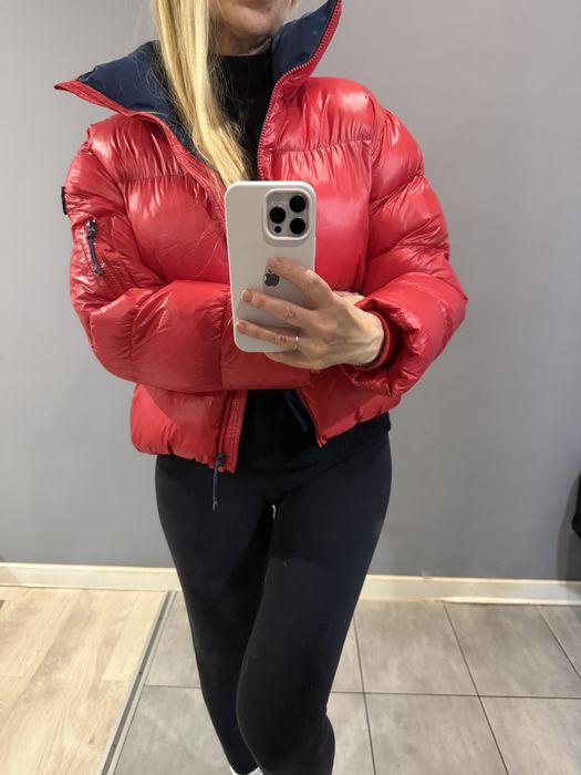Продажться пуховик жіночій