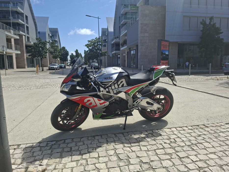 Aprilia RSV4 RF 2017