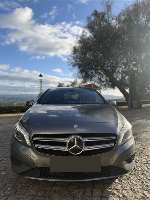 Mercedes-Benz Classe A180d Automático 2013