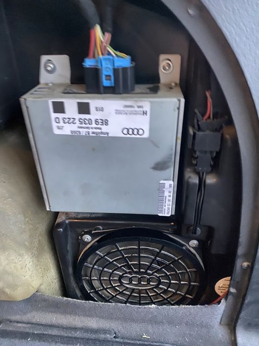 Дуже гарний стан.Колір Сірий.