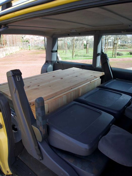 Mercedes Vito Camper Van / Surf Van – Cama – Pronta para Viagens