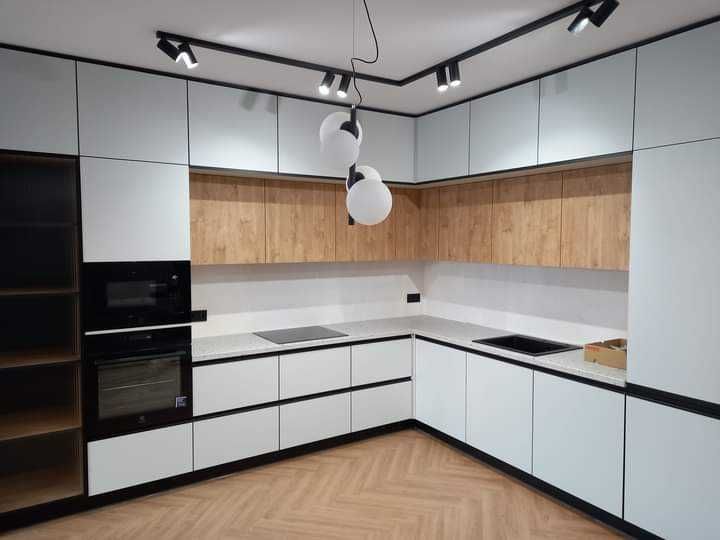 Składanie i Montaż mebli z paczek/Meble na wymiar