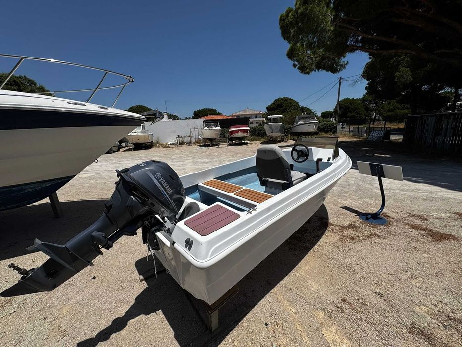 Barco De Pesca 4M - Motor YAMAHA 25C