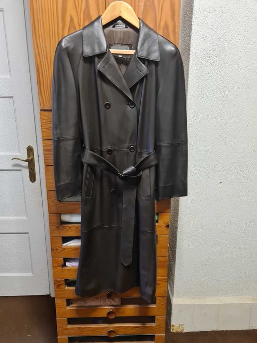 Casaco comprido em pele genuína