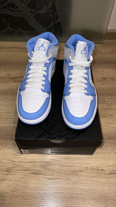 Jordan 1 Mid University Blue Grey