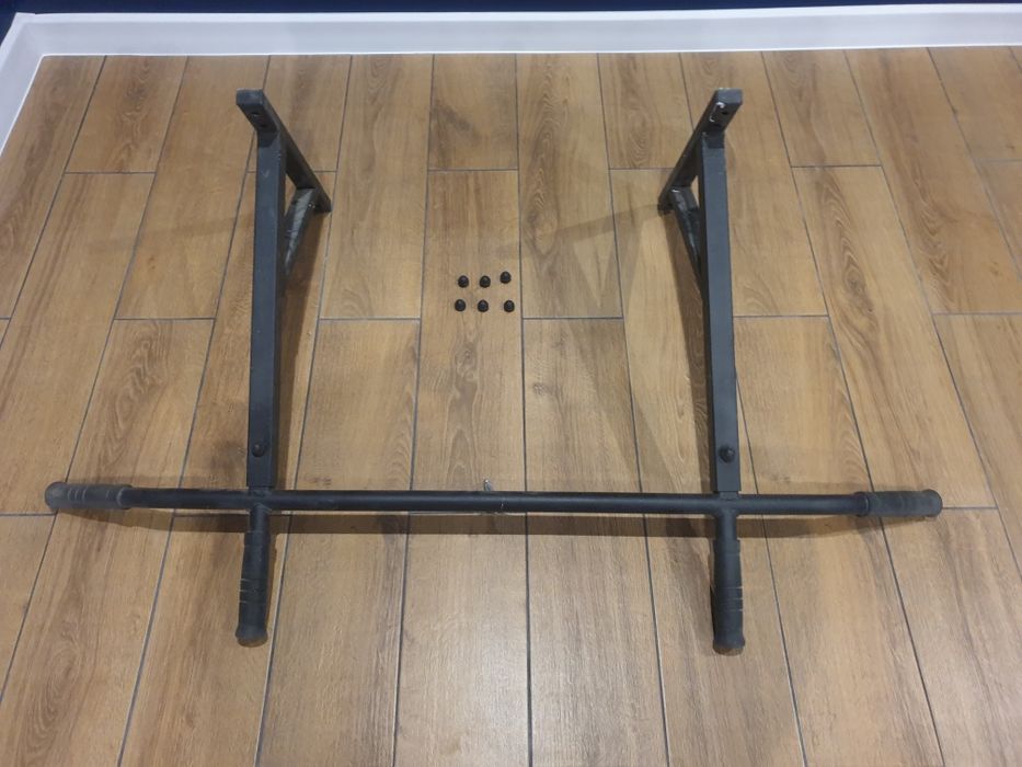 Drążek do podciągania HS-2003K do ściany