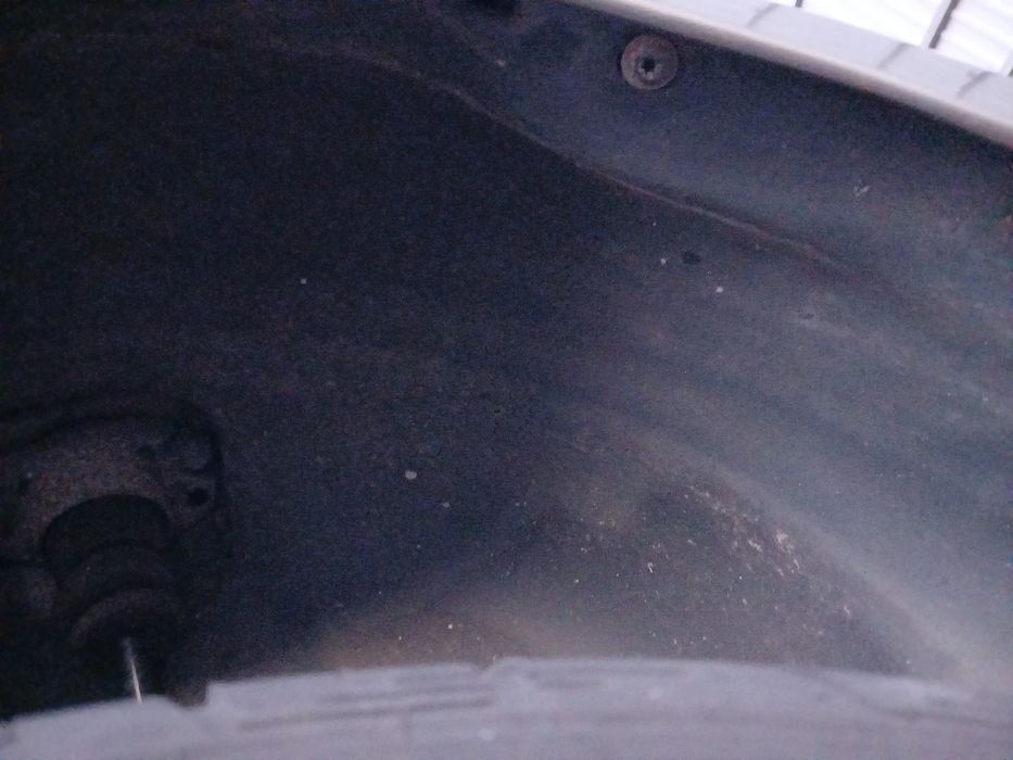 Cava roda trás esquerda VOLKSWAGEN Polo (9N)