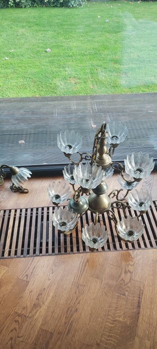 Żyrandol mosiężny ,przeźroczyste szklo