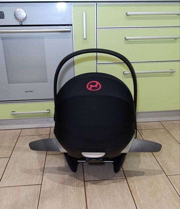 Cybex Cloud Z i-size Platinum Ferrary автокрісло в новому стані