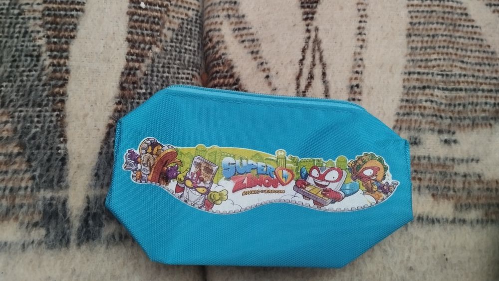 Piórnik tuba Super Zings na figurki