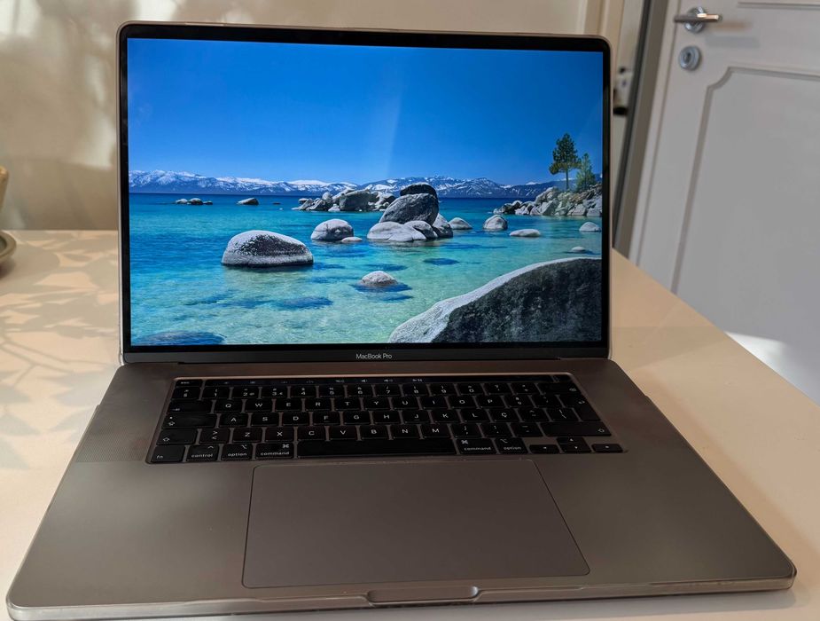Macbook Pro 16" 2019, 2,6GHZ Intel Core i7 6-Core, 16GB, 512 SSD, excelente estado! Cinzento espacial, único dono, muito bem cuidado!
