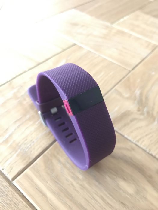 Zegarek Fitbit fioletowy