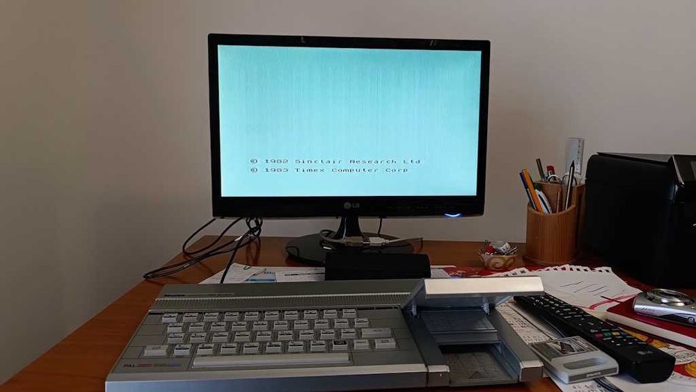 TIMEX 2068 (ZX Spectrum) + jogos + carregador + cabos (impecável)