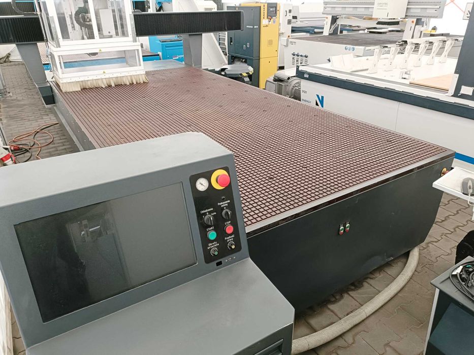 Frezarka CNC KIMLA BPF 2141 uchylne wrzeciono plotery od 1520 do 2160
