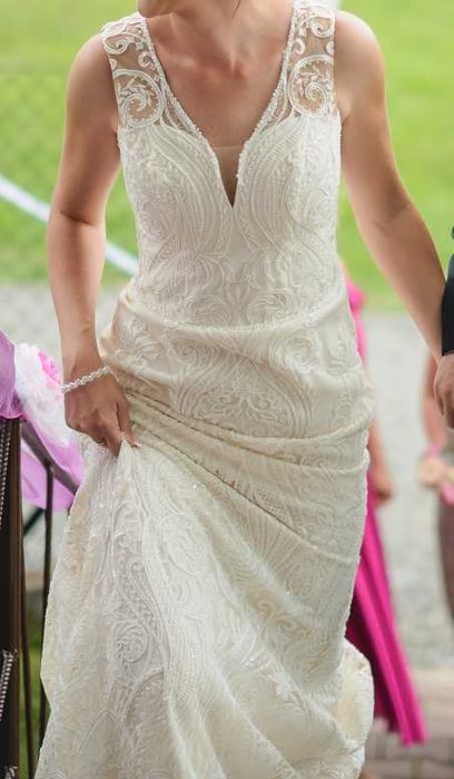 Suknia ślubna syrenka z trenem ecru, r.36 długi welon