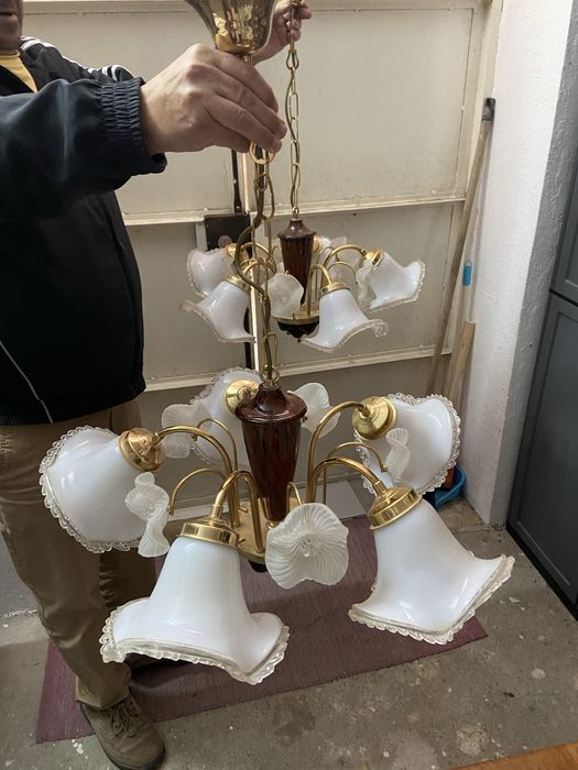 Dois candeeiros iguais