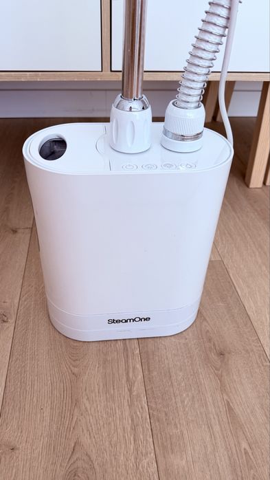 Parownica do ubrań SteamOne