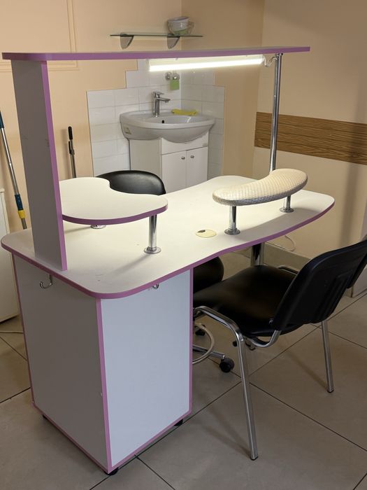 Продам педикюрное кресло, стол для маникюра