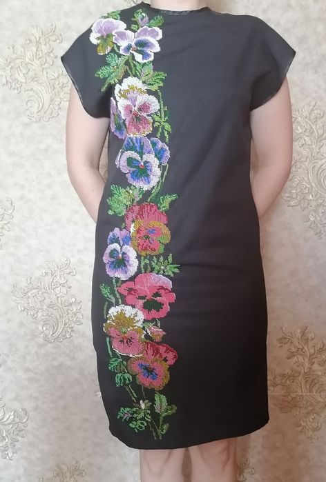 Сукня, плаття, вишиванка вишита бісером