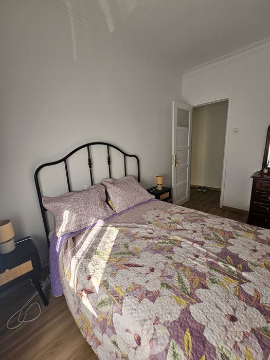 Quarto em Queluz, a 3 minutos a pé da estação de comboios