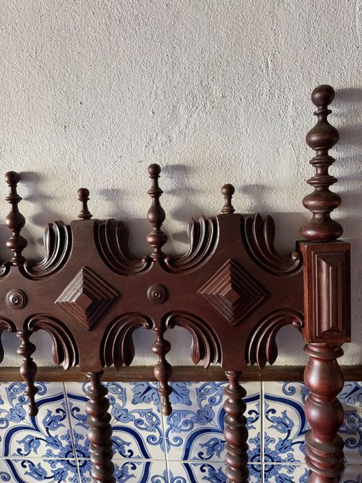 Cabeceira da cama madeira maciça