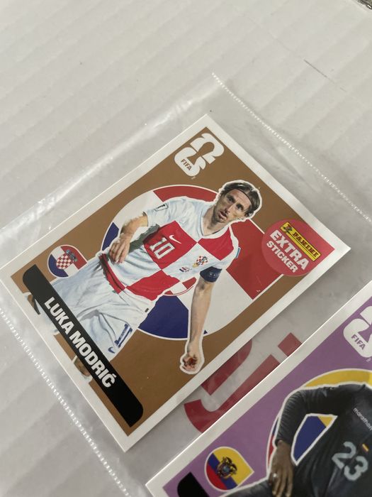 Extra Sticker - Moisés Caicedo e Lukas Modric