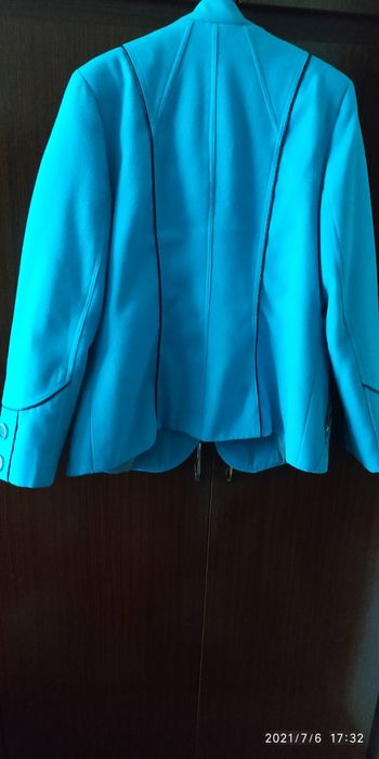 пиджачок и плащик 48-50 размера