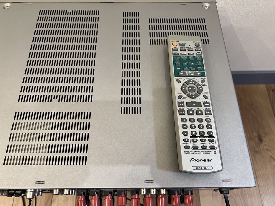 Аудио видео ресивер усилитель 6 каналов по 100 Вт A/V Pioneer VSX-D812