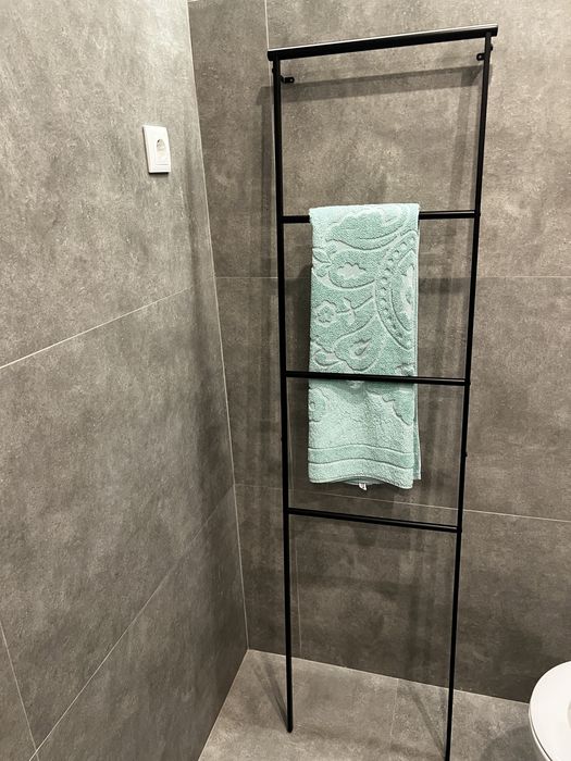 Toalheiro Preto WC