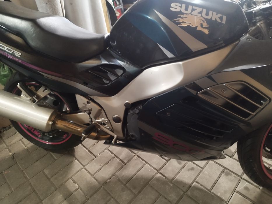 Suzuki RF900R super klasyk