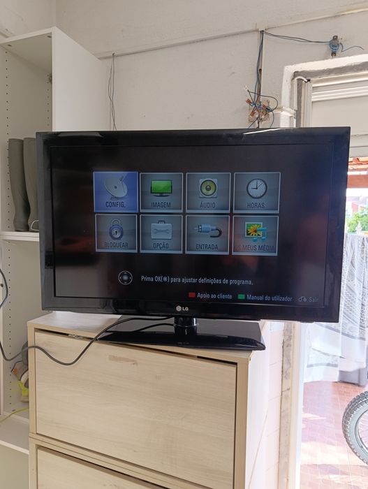 Televisão LG grande
