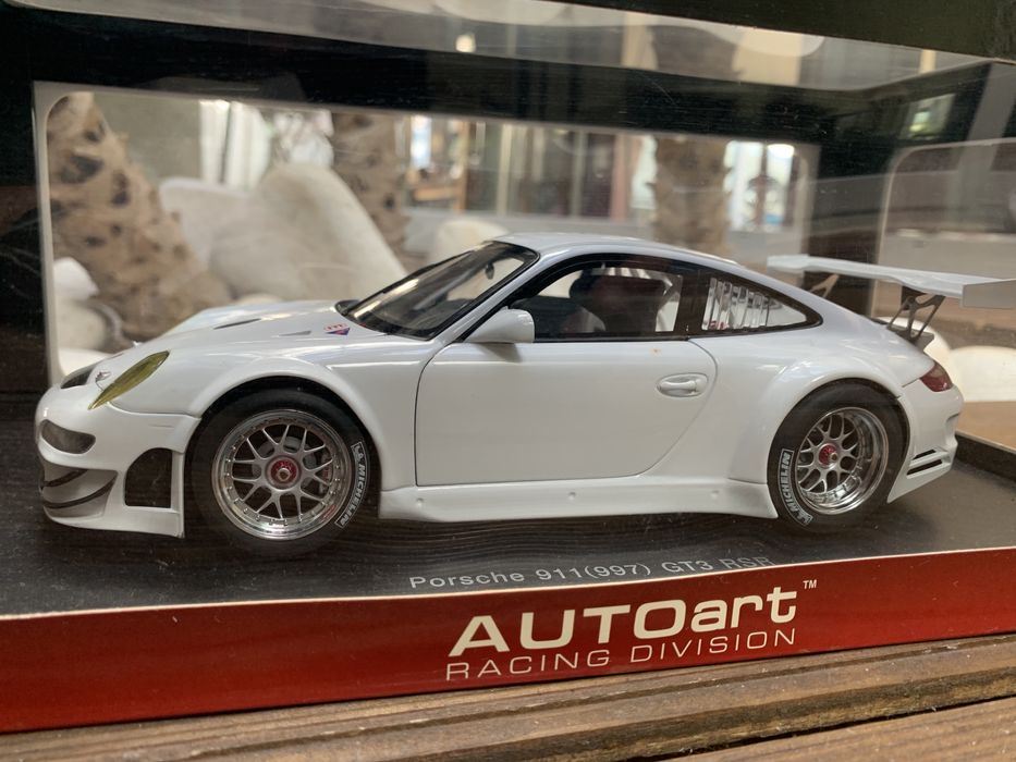 Porsche 911 997 GT3 RSR 1:18 Autoart Santa Maria Da Feira