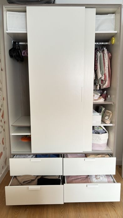 Roupeiro + cómoda Ikea