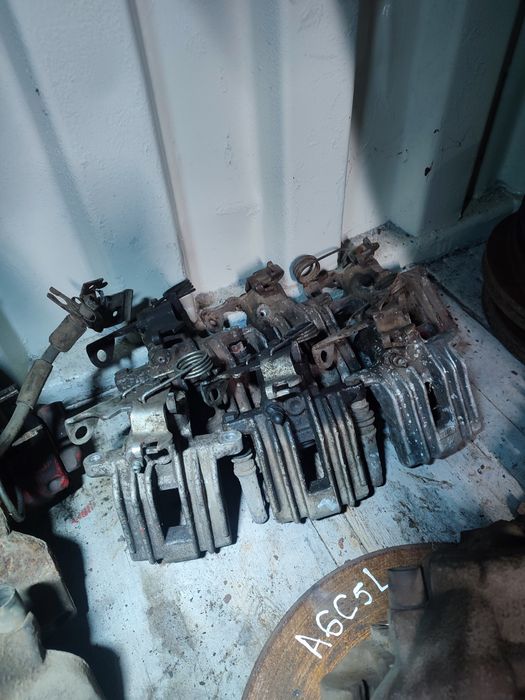 Суппорта передние, задние, колодки диски тормозные скобы