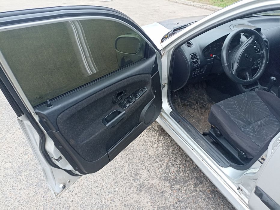 Продам Мітсубісі Каризма 2001 року 1,8 GDI з переоформленням