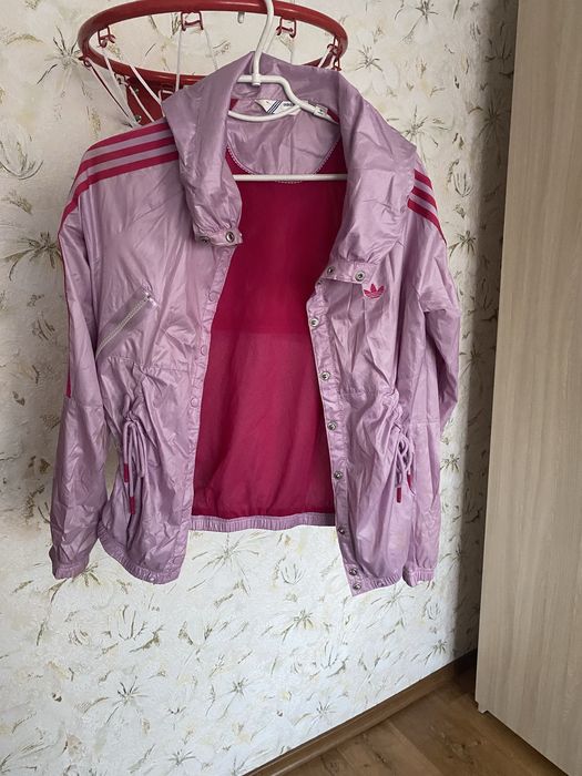 Продам ветровку легкую