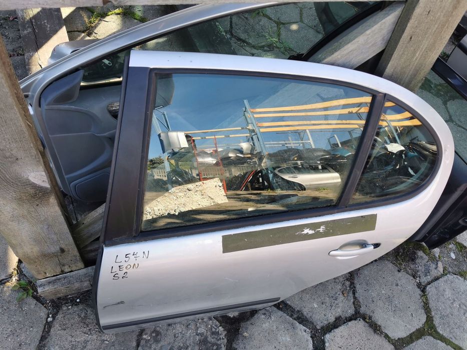 leon i toledo ii drzwi lewy tył kod lakieru l57n