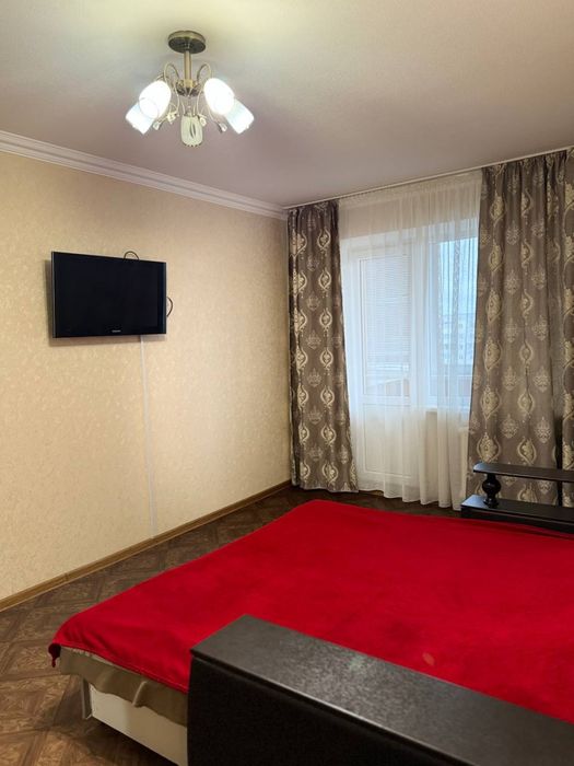 Подобова та погодинна оренда квартири вул. Курсова 35