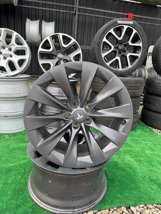 Поштучно задні диски Tesla model X  5x120r20 20x9.5j et40 1027246-00-C