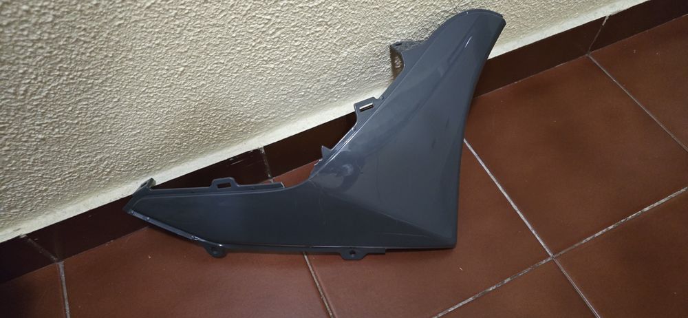 Peça lateral yamaha nmax 125cc 2022