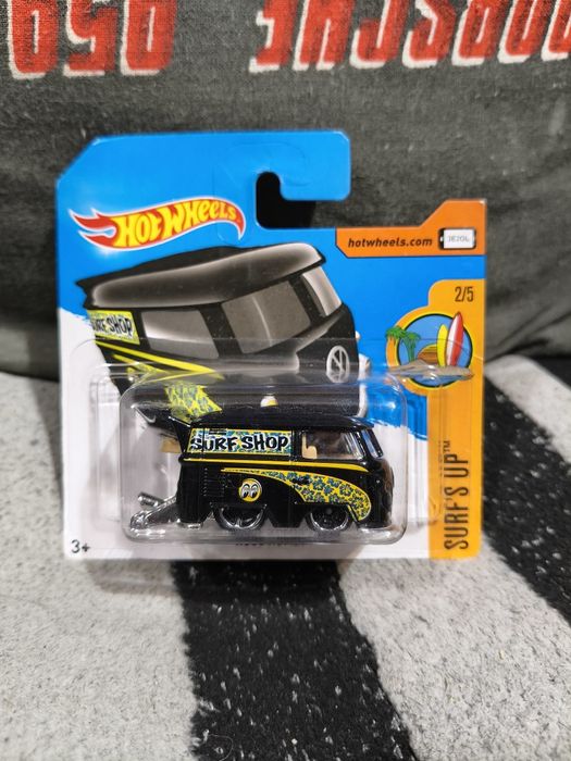 Kool kombi mooneyes surf shop