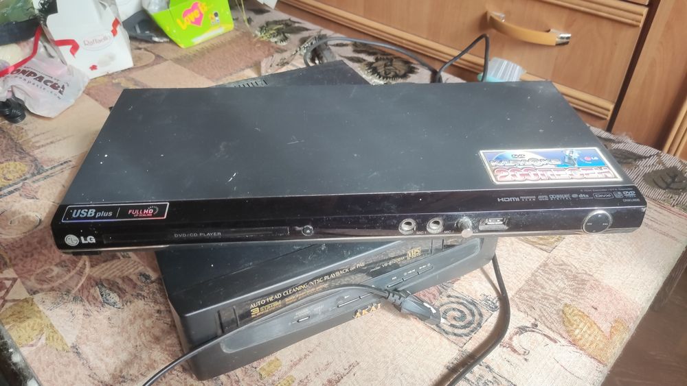 Видеомагнитофон+DVD
