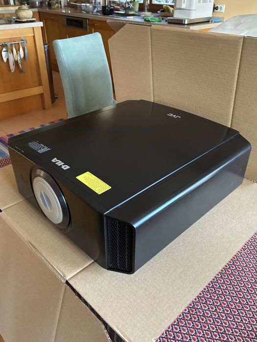Projektor JVC DLA-X5900BE