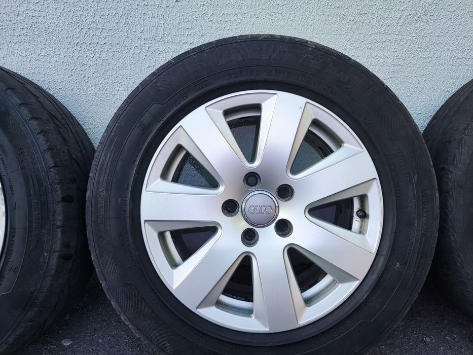 Продам комплект оригінальних дисків від АУДІ А6С6 з резиною